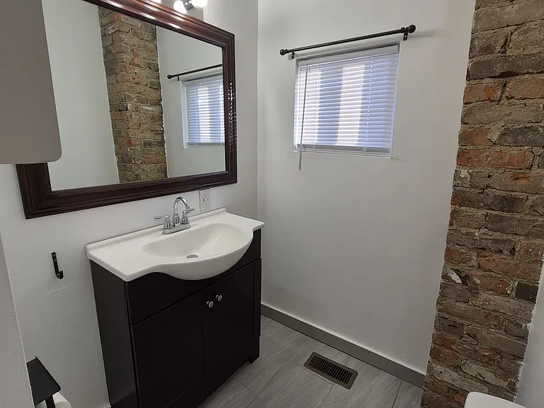 479 E Woodrow Ave — Photo 15