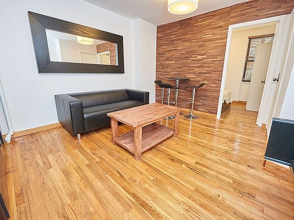 4th image of 174 Elizabeth St #2D