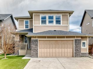 105 S Sandpiper Point, Chestermere, AB T1X 0V5