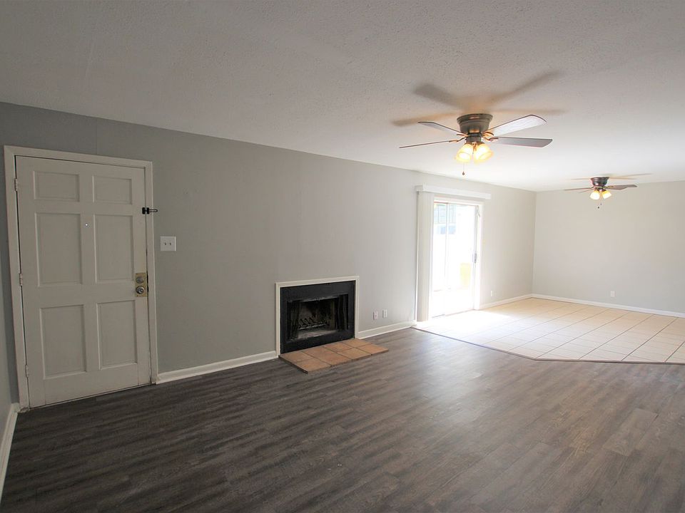 1st image of 4222 Southpark Dr #106