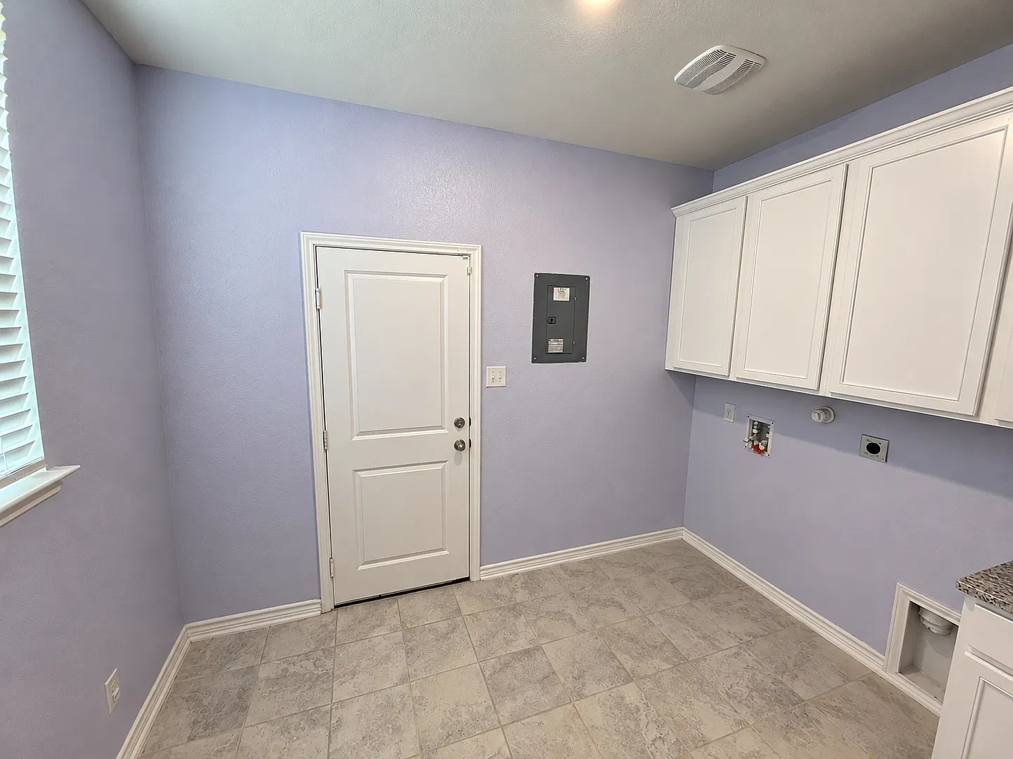 5 bed, 3560 sqft, $2,650 — Photo 3