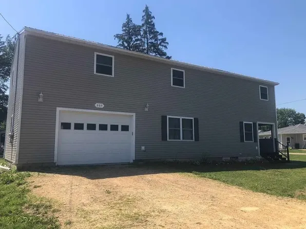 207 W Avon St, Forreston, IL 61030
