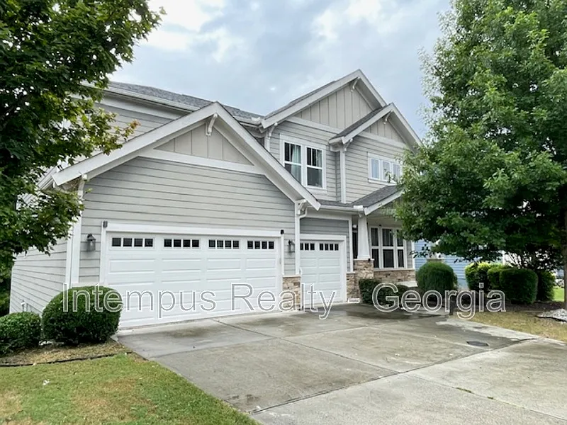 5 bed, 2.5 bath, 3128 sqft, $3,600 — Photo 2