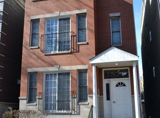 1526 W Henderson St #3, Chicago, IL 60657
