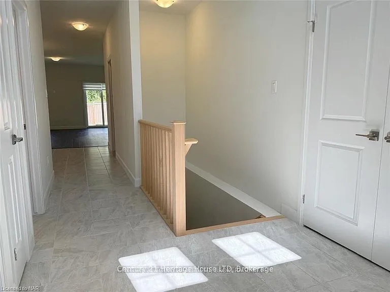 11 Beachwalk Cres — Photo 8