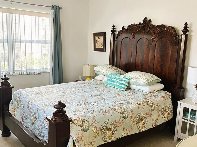 400 N Riverside Dr #501 — Photo 17