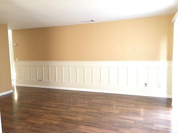 Dinning room connected to kitchen