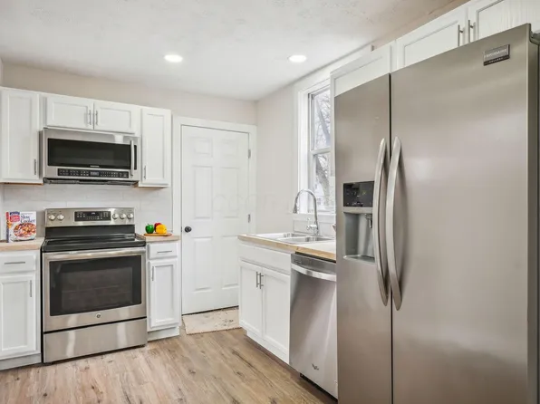 2311 Hiawatha Park Dr, Columbus, OH 43211