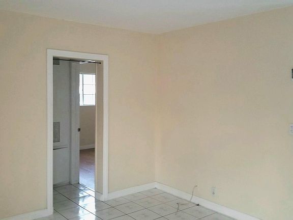 2nd image of 201 W Newmark Ave #1/2