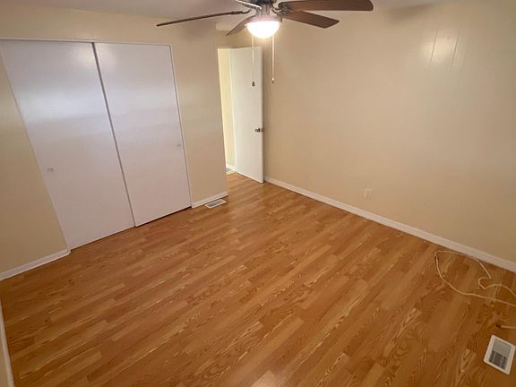 3rd image of 5224 Yellow Pine St N