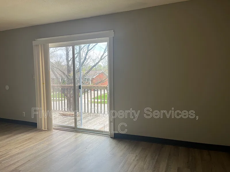 Building Photo - 2119 Saratoga Dr #3