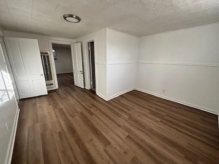 PM-254 1808 E 19th Street — Photo 15