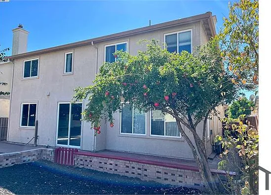 821 Tulare Dr — Photo 26