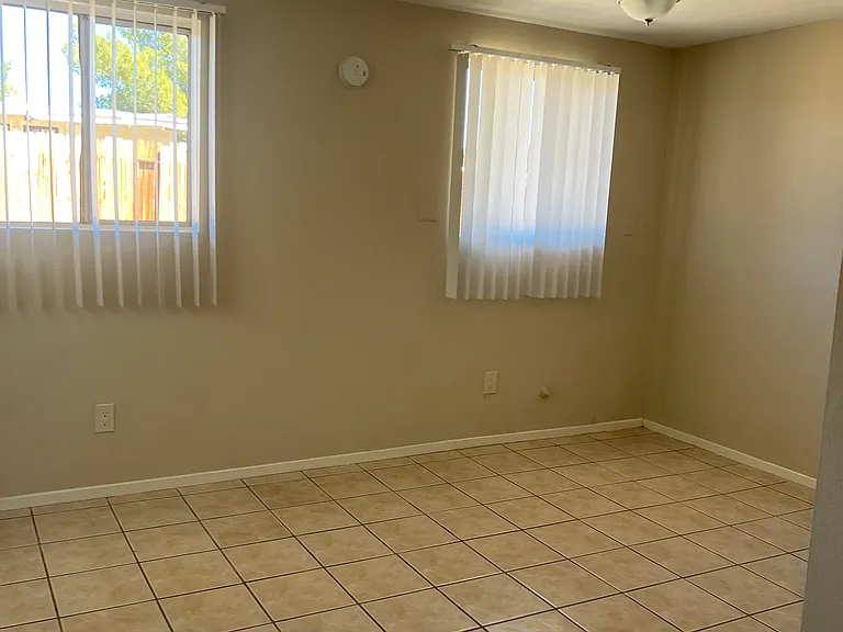 505 Palm Dr — Photo 19