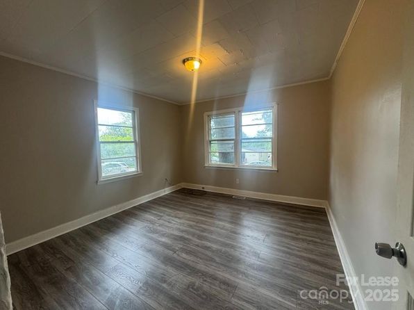 321 Robinson Rd