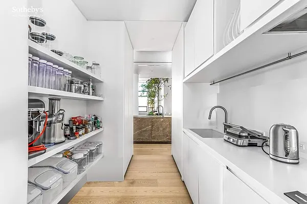 Rented by Sotheby's International Realty | media 40