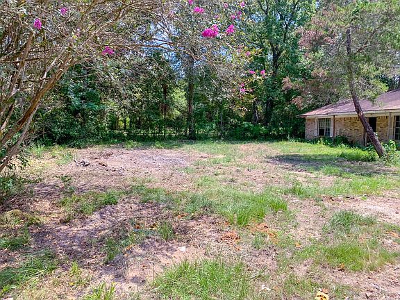 5th image of 305 Medford Ln