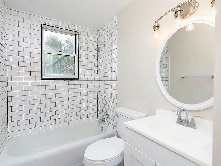 901 W 11th St #3 — Photo 5