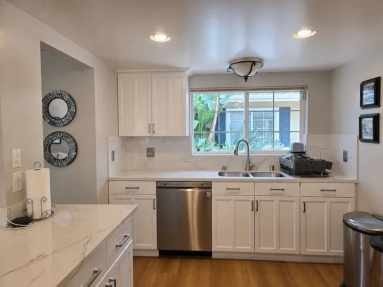 Comanche Ave. 5706 — Photo 3