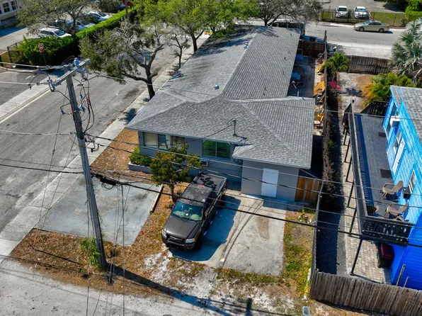 512 N 9th Avenue N, Lake Worth Beach, FL 33460