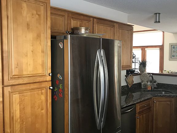 4th image of 42 Stoney Creek Dr