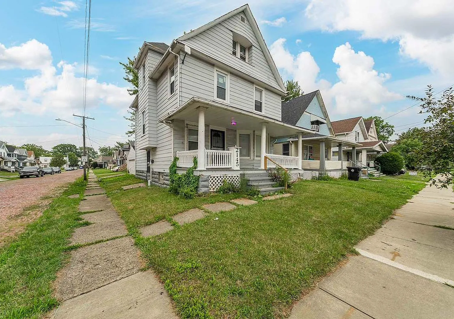 Beautifully Renovated Home in a Prime Location , Plus an Exciting Special Offer! — Photo 3
