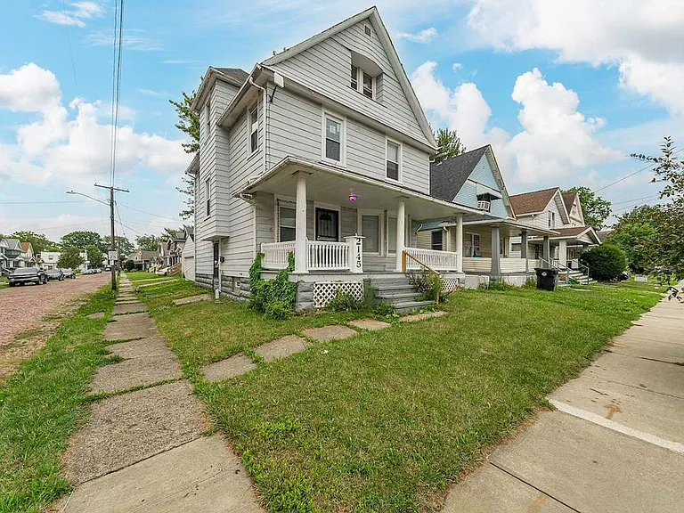 2145 W 100th St — Photo 3