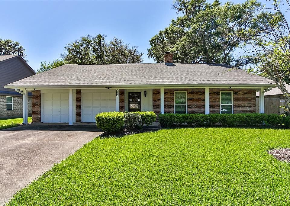 1st image of 2220 Riveroaks Dr