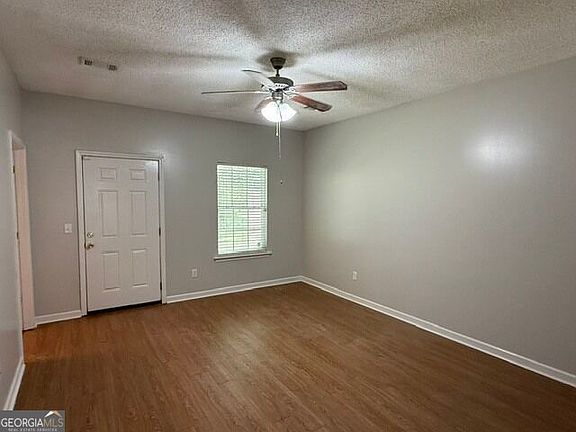 4th image of 605 Glade Fern Way