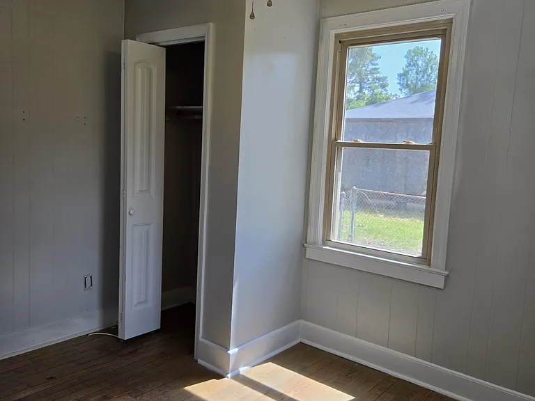 2117 Kennedy Dr — Photo 3