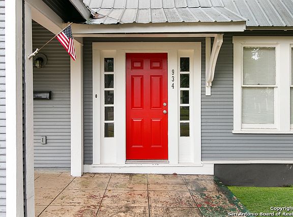 4th image of 934 Bailey Ave