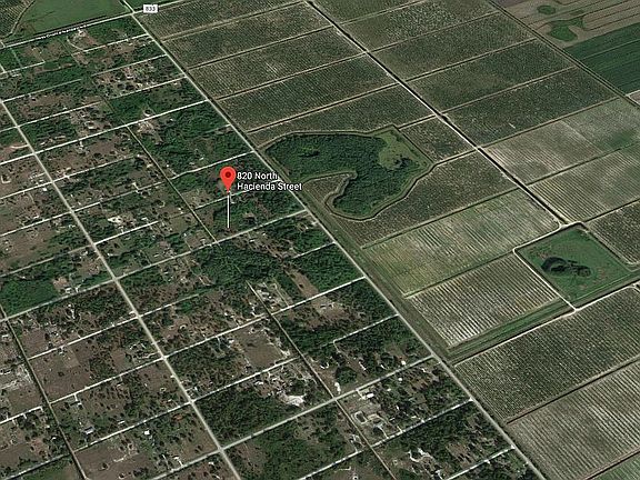 3rd image of 820 N Hacienda St