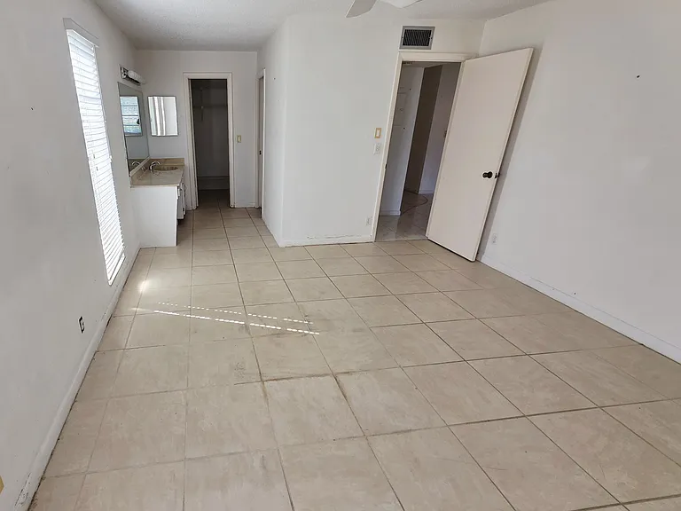 13721 Flora Pl #D — Photo 12