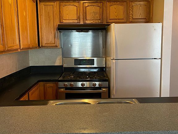 3rd image of 35503 Townley Dr