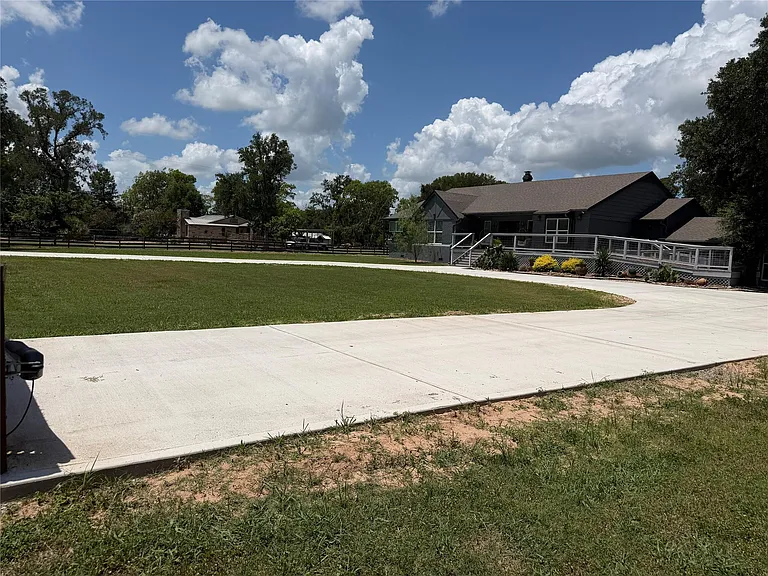 7019 Oak Ln — Photo 45
