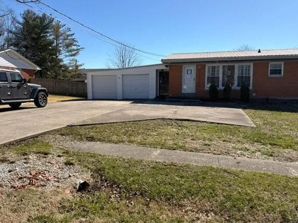 738 Crescent Way, Radcliff, KY 40160