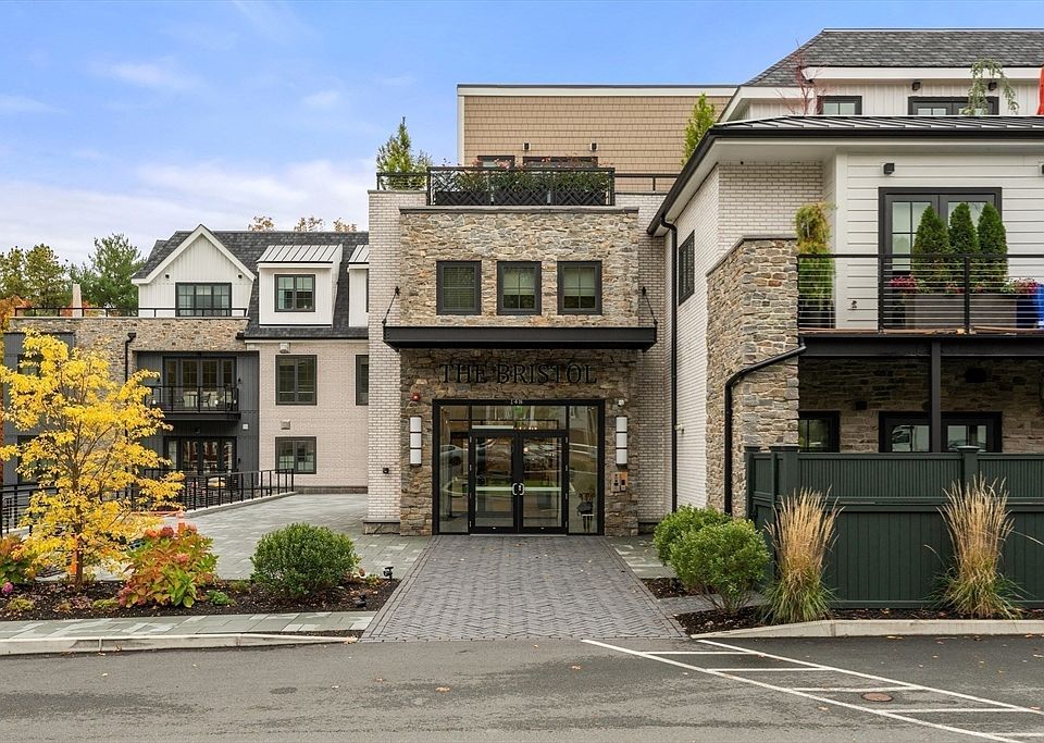 1st image of 148 Weston Rd #208