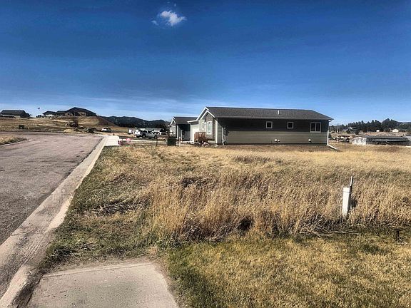 4th image of Agate Ln