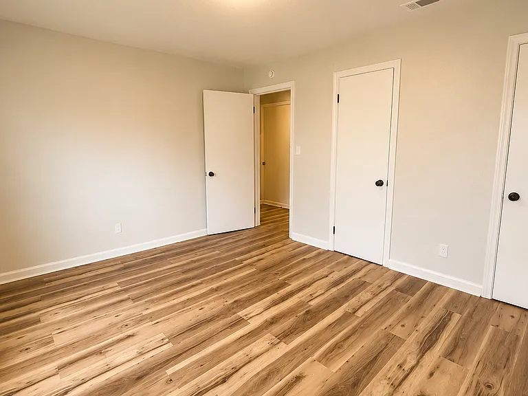 3920 Oaklawn Dr — Photo 11