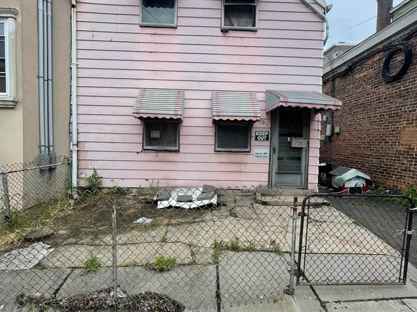 508 40th St, Union City, NJ 07087