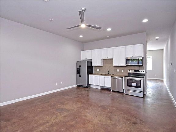 3rd image of 2931 E 12th St Unit 105