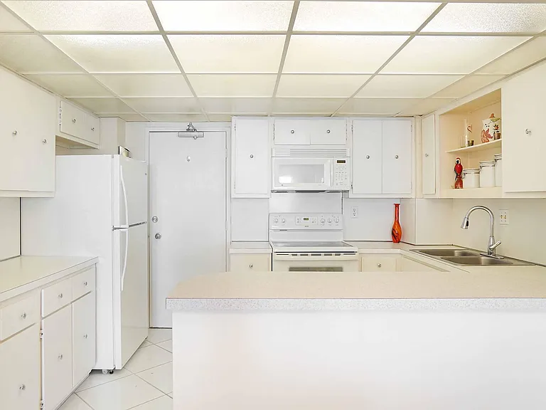 3550 Galt Ocean Dr #809 — Photo 11