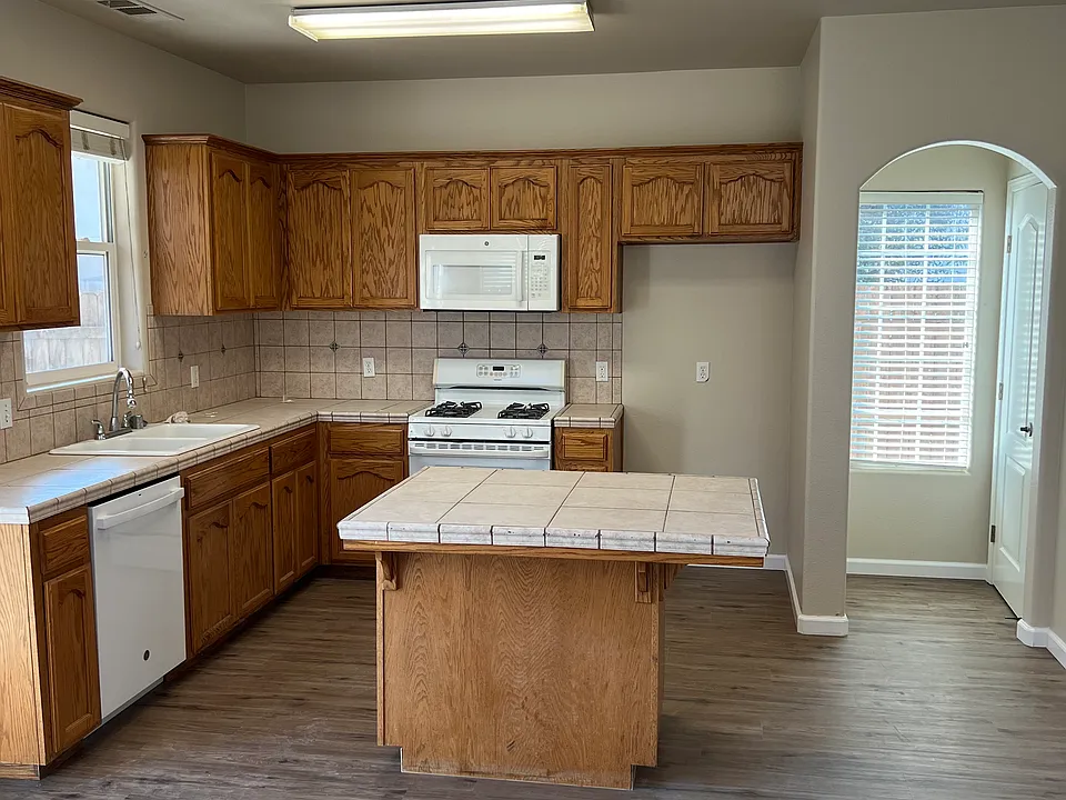 1078 Goble Ct
