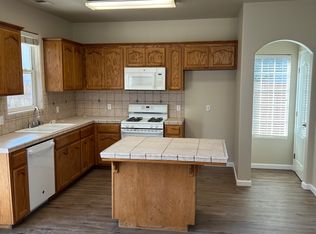 1078 Goble Ct, Tulare, CA 93274