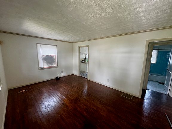 2nd image of 2285 Taylor Ave