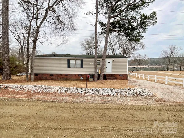 2329 Dolan Ln, Liberty Hill, SC 29074