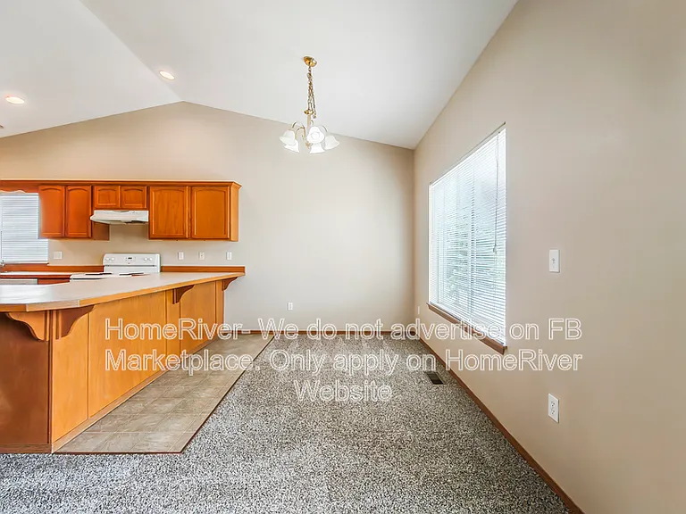 819 S Russell St — Photo 4