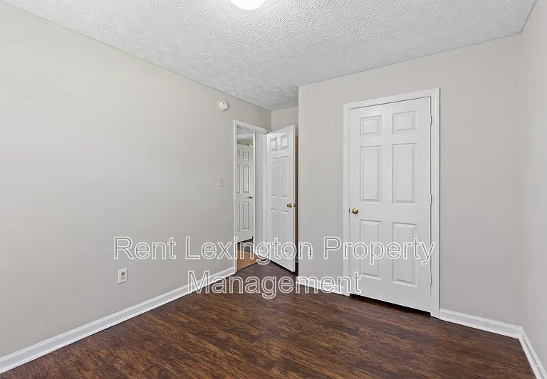 4225 Steamboat Rd — Photo 17