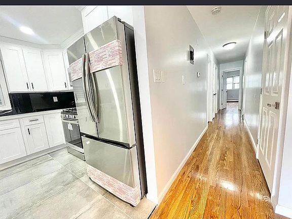 3rd image of 13 Silver St Floor 2