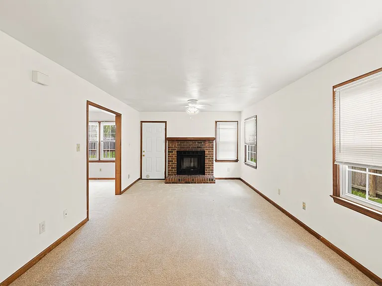 868 Avatar Dr — Photo 4